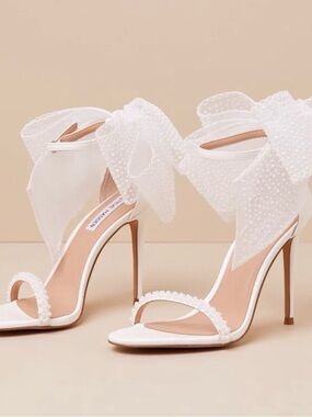 Steve Madden Benni White Pearl Bow Ankle-Tie Stiletto Heels Bridal Size 9